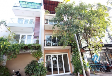 04 bedrooms house with lake view for rent in Tay Ho area 